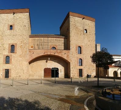 Compare 3 airports near Badajoz