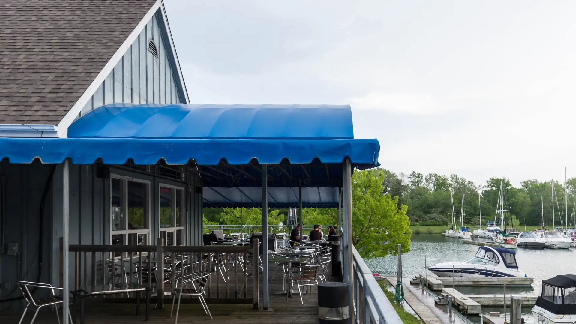 Hotels near Fifty Point Conservation Area