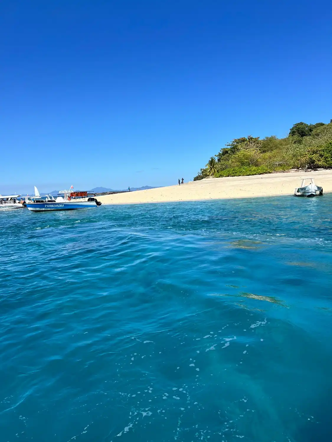 Hotels near Nosy Sakatia