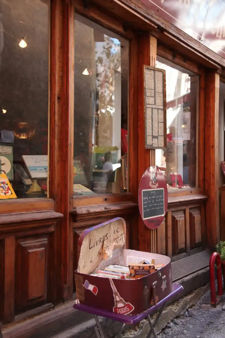 Hotels near La Muse Gueule
