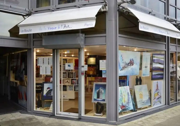 Hotels near De la Vague a l'Art