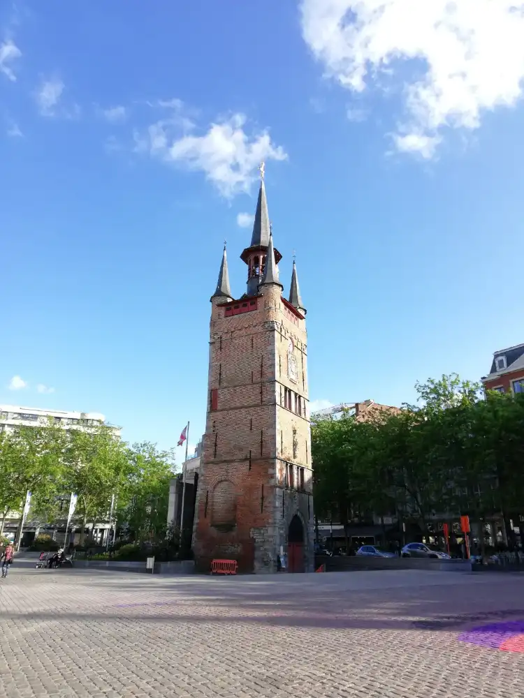 Hotel dekat Belfry of Kortrijk