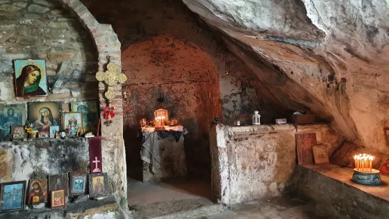 Davelis Cave