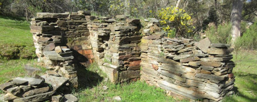 Specimen Gully Gold Memorial