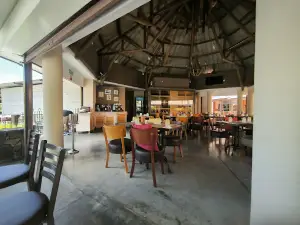 Mosaic - Eat & Drink