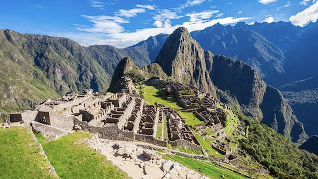 House of the Guardian to the Funerary Rock at Machu Picchu
