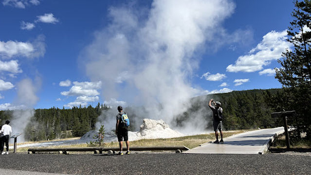 Grotto Geyser