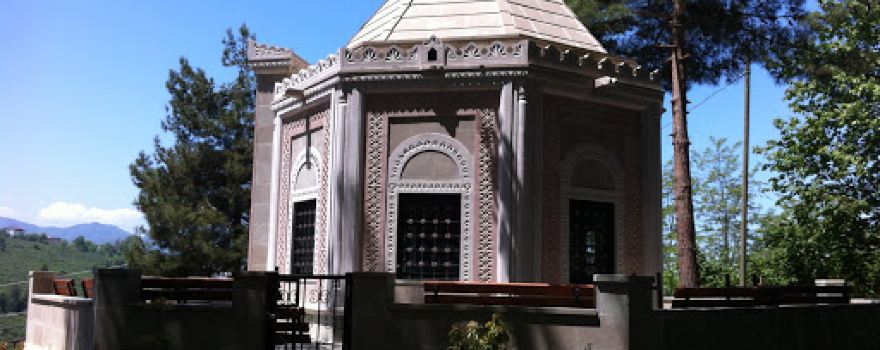 Pir Aziz Türbesi