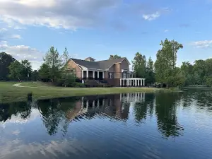 Doko Manor