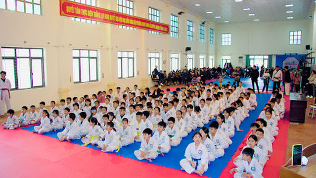 Trung tâm Huấn luyện Võ thuật & Thể thao SLT