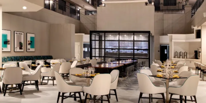 Red Oak Craft Bar and Rotisserie