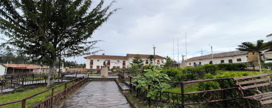 Plaza de Armas de Huancas