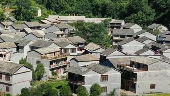 Longjiao Bouyei Ancient Village