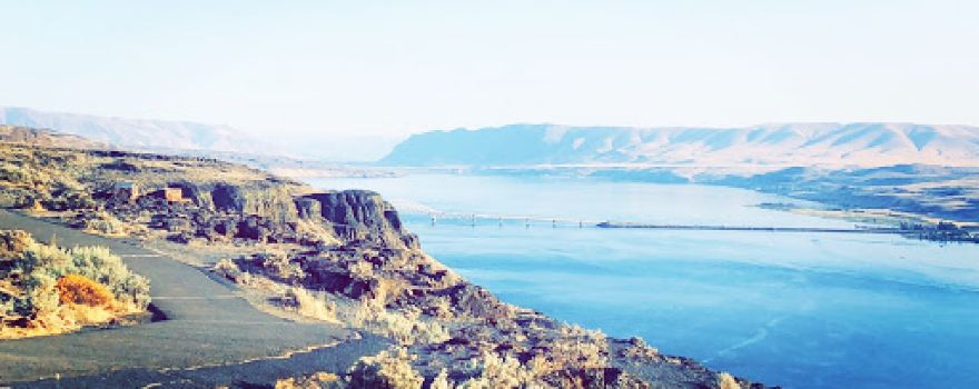 Scenic Overlook of the Columbia River