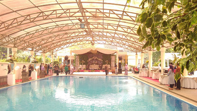 Swimming Pool Setiabudi Regency