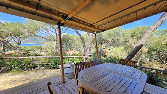 Camping Lacona Pineta