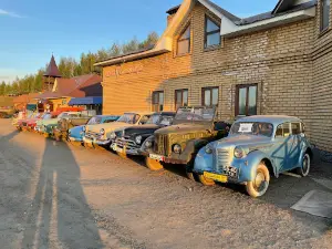 Vystavka Retro Avtomobiley I Mototsiklov