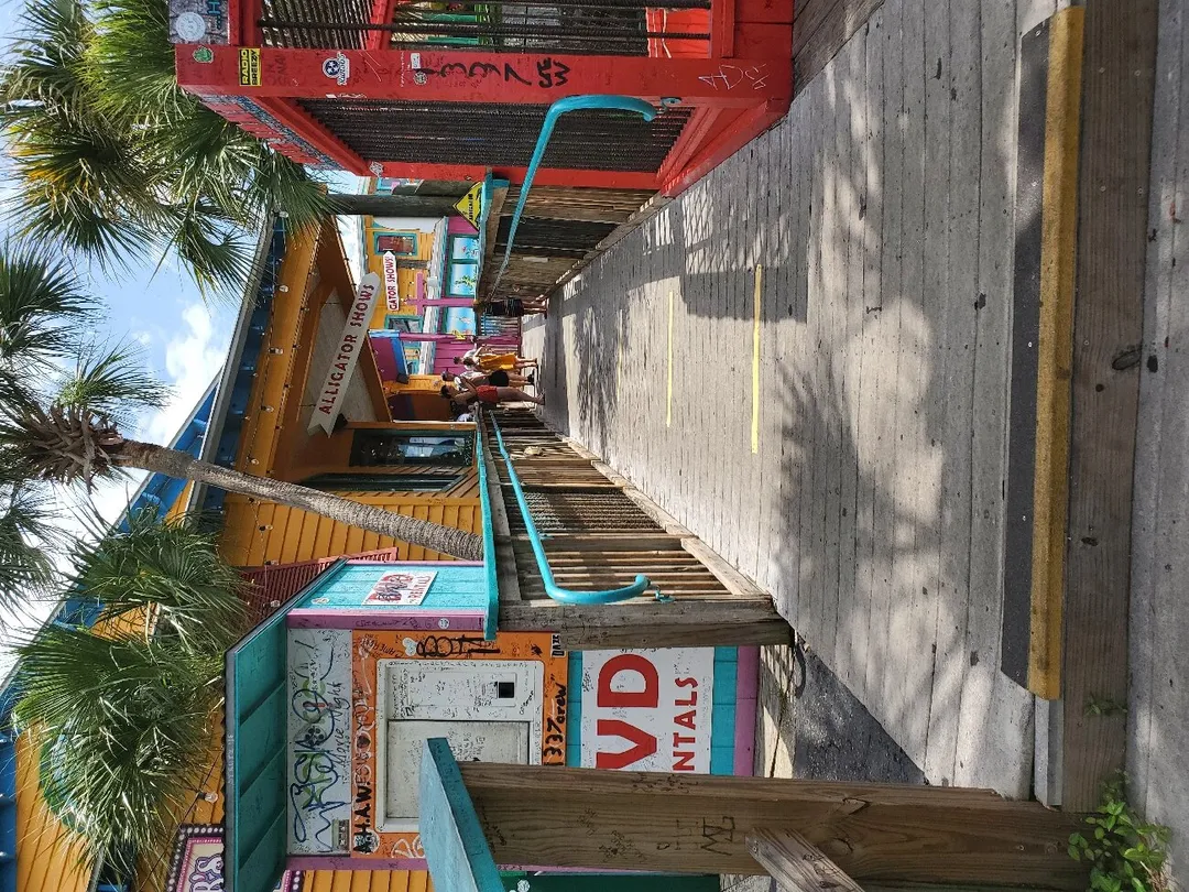 1_Fudpucker's Gator Beach