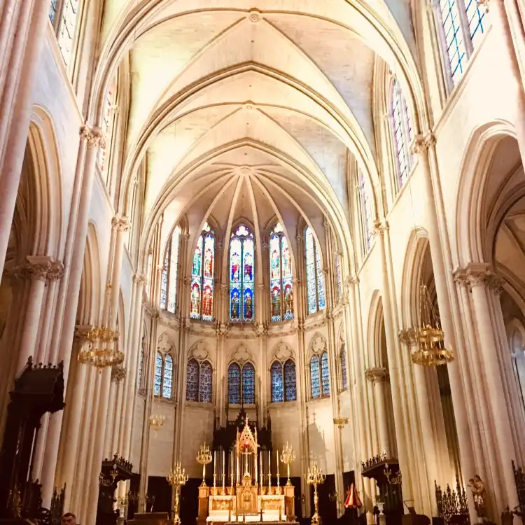 Hotel dekat Cathedrale St-Pierre