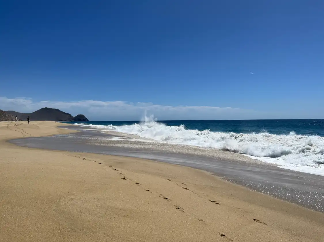 Hotels near Playa La Cachora
