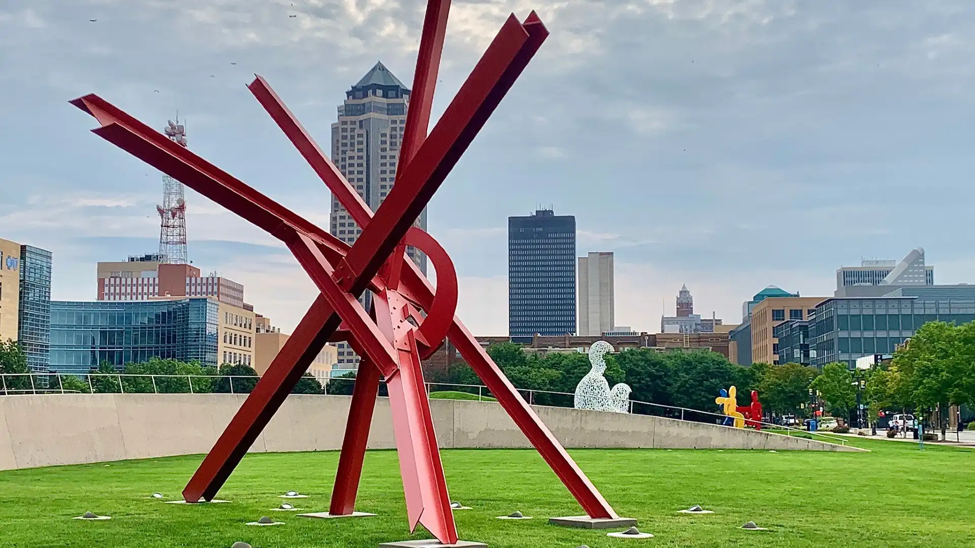 Hotels near Pappajohn Sculpture Park