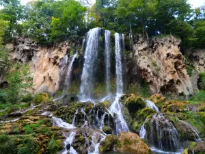 Falling Spring Falls