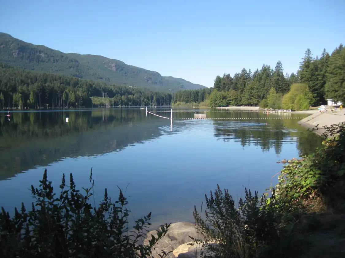 Hotels near Westwood Lake Park