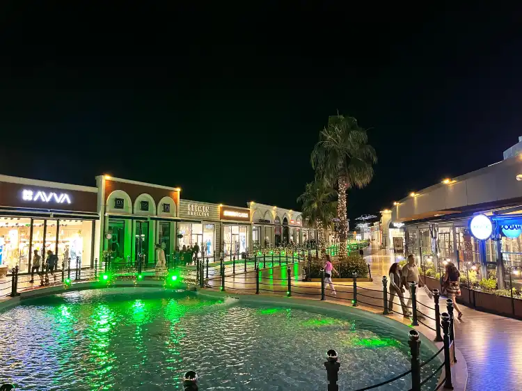 Hotels near Marina Viaport