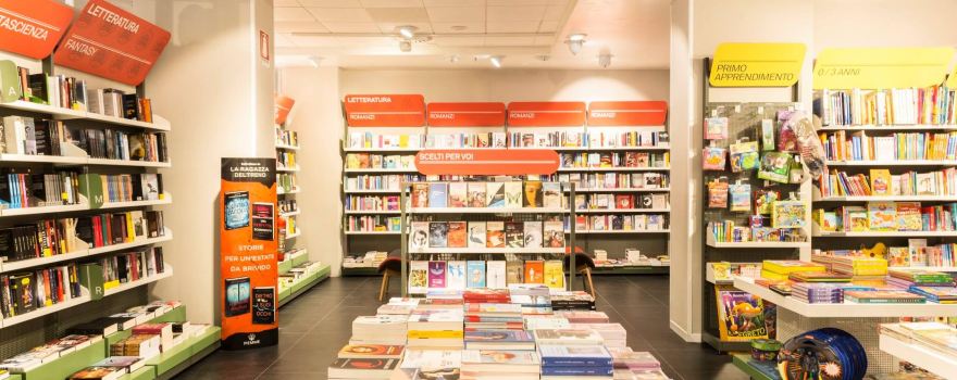 Mondadori Bookstore