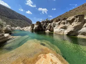 Qalansiyah beach