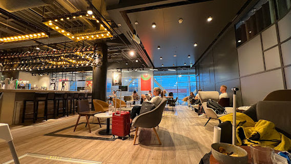 Aspire Lounge (no.41)