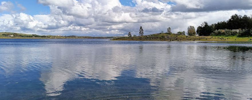 Embalse de Orellana y Sierra de Pela