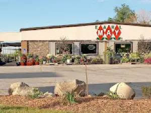 Earl May Garden Center