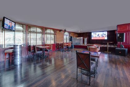 Al Ghazal Pub at InterContinental Muscat