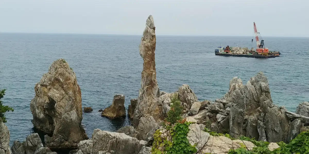 추암 촛대바위