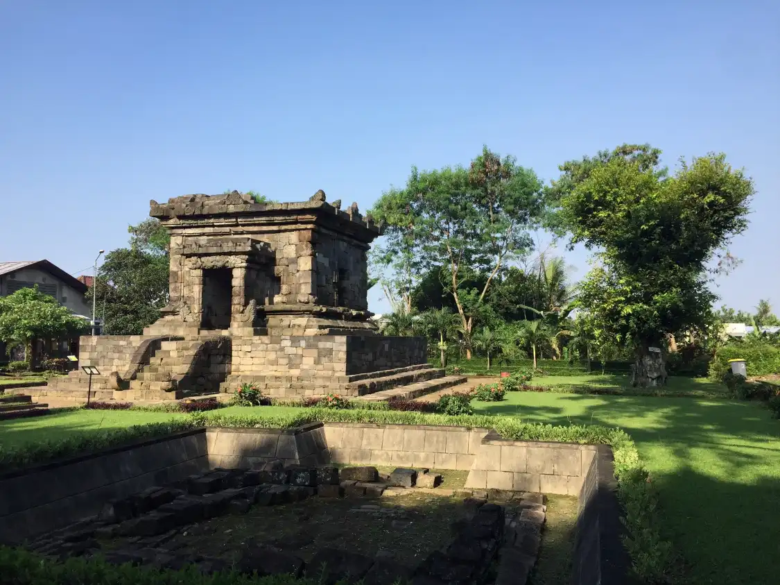 Các khách sạn gần Badut Temple
