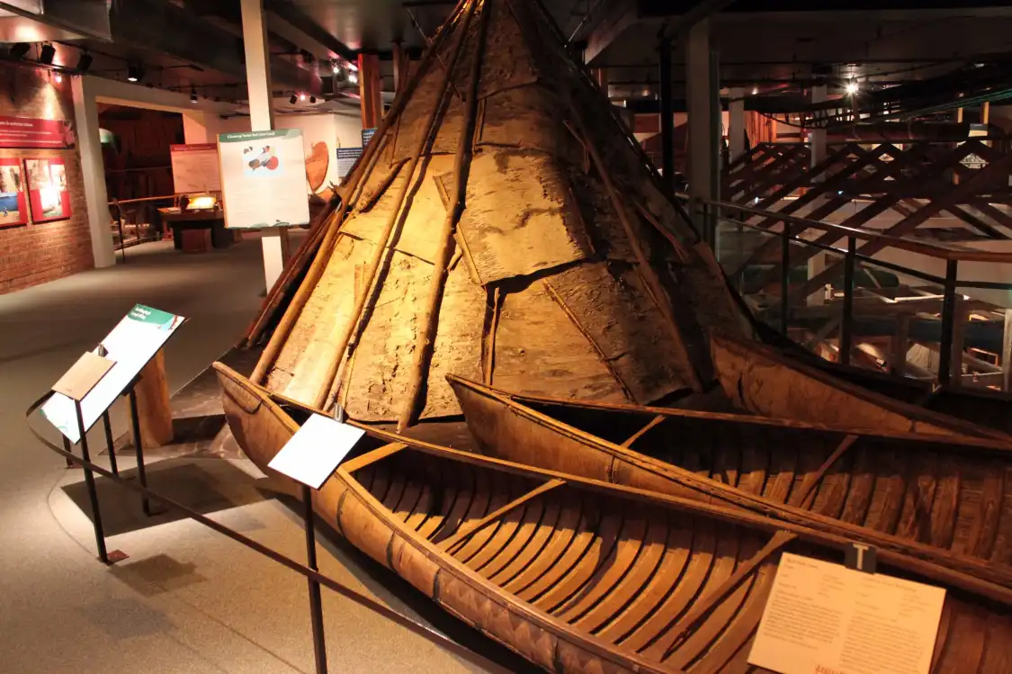 Hotels near Canadian Canoe Museum