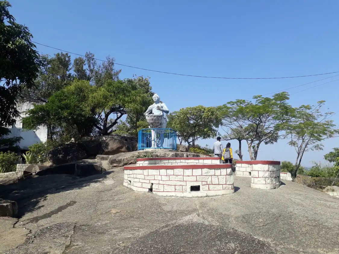 Hotels near Rock Garden
