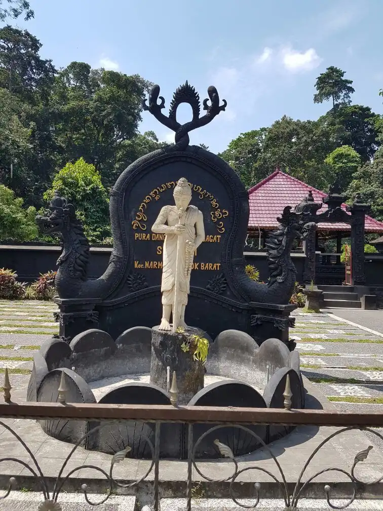 Hotels near Pura suranadi