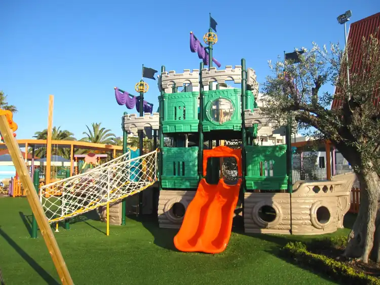 Hotels near Kinder Park