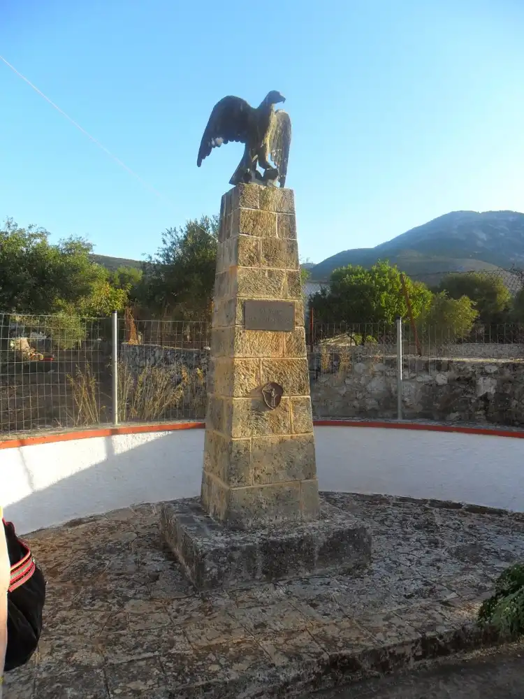 Hotels near Memas Kalogiratos Permanent Sculpture Exhibition