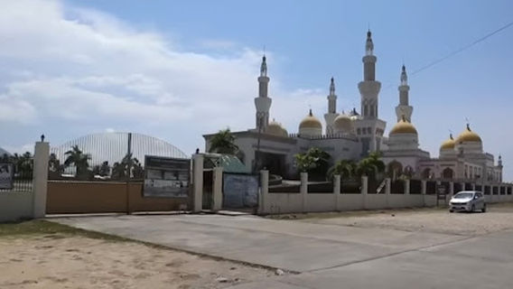 Dustlik District