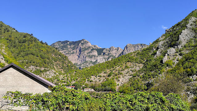 Windmill Shkodra Gesthouse Camping & Grill