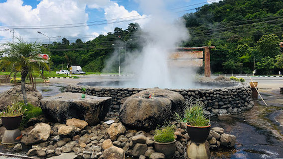 Thaweesin Hot Spring