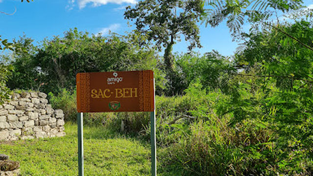 Zona Arqueológica de Yaxunah