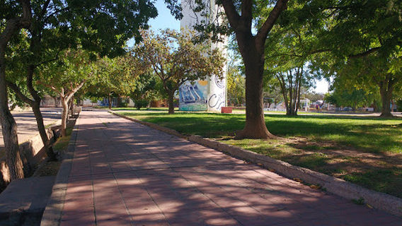 Plaza Barrio Jardín Luzuriaga