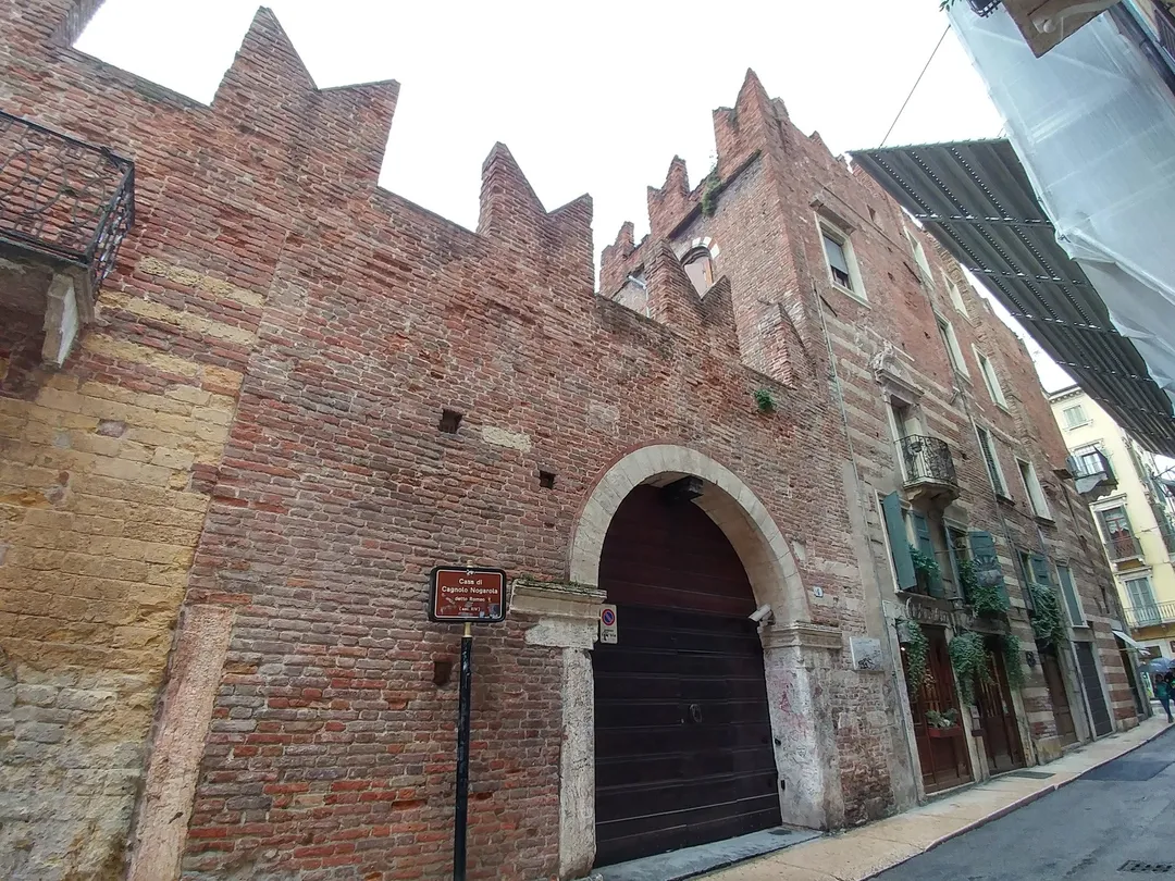 4_House of Romeo
