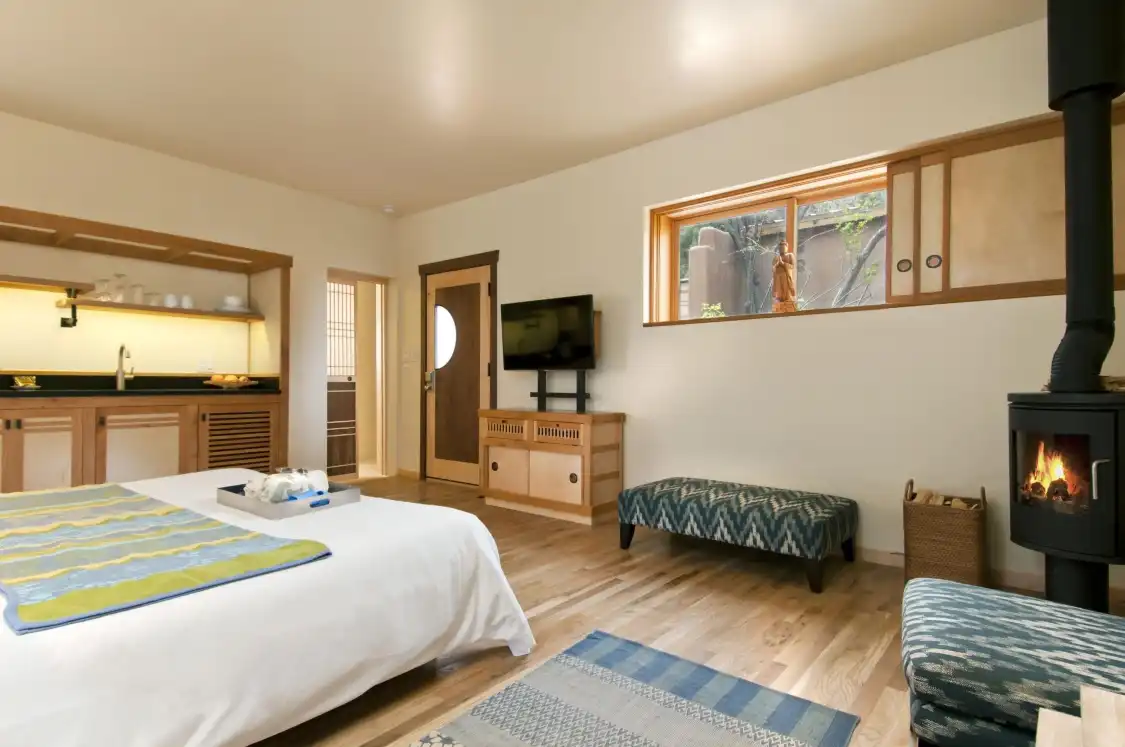 Hotels near Ten Thousand Waves