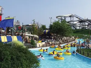 Hurricane Harbor Rockford