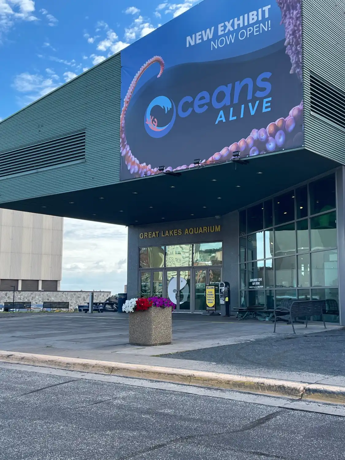 Hotels near Great Lakes Aquarium